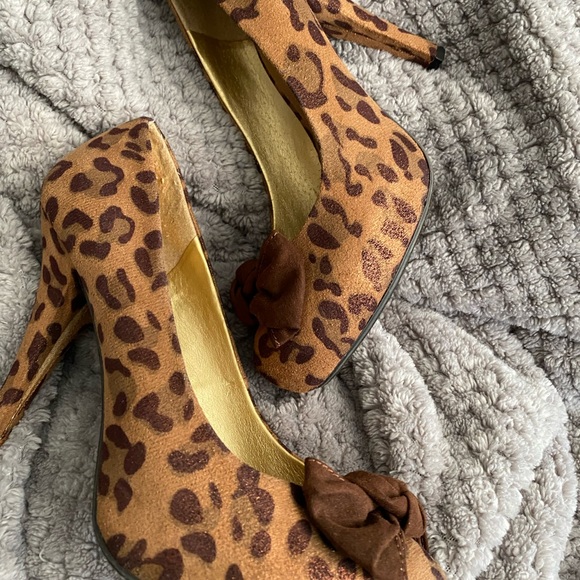 Guess leopard print heels SIZE 7 - Picture 5 of 5